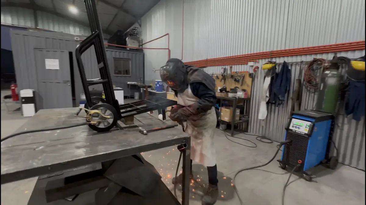 Proceso de armado y soldadura de la base del carro de carga