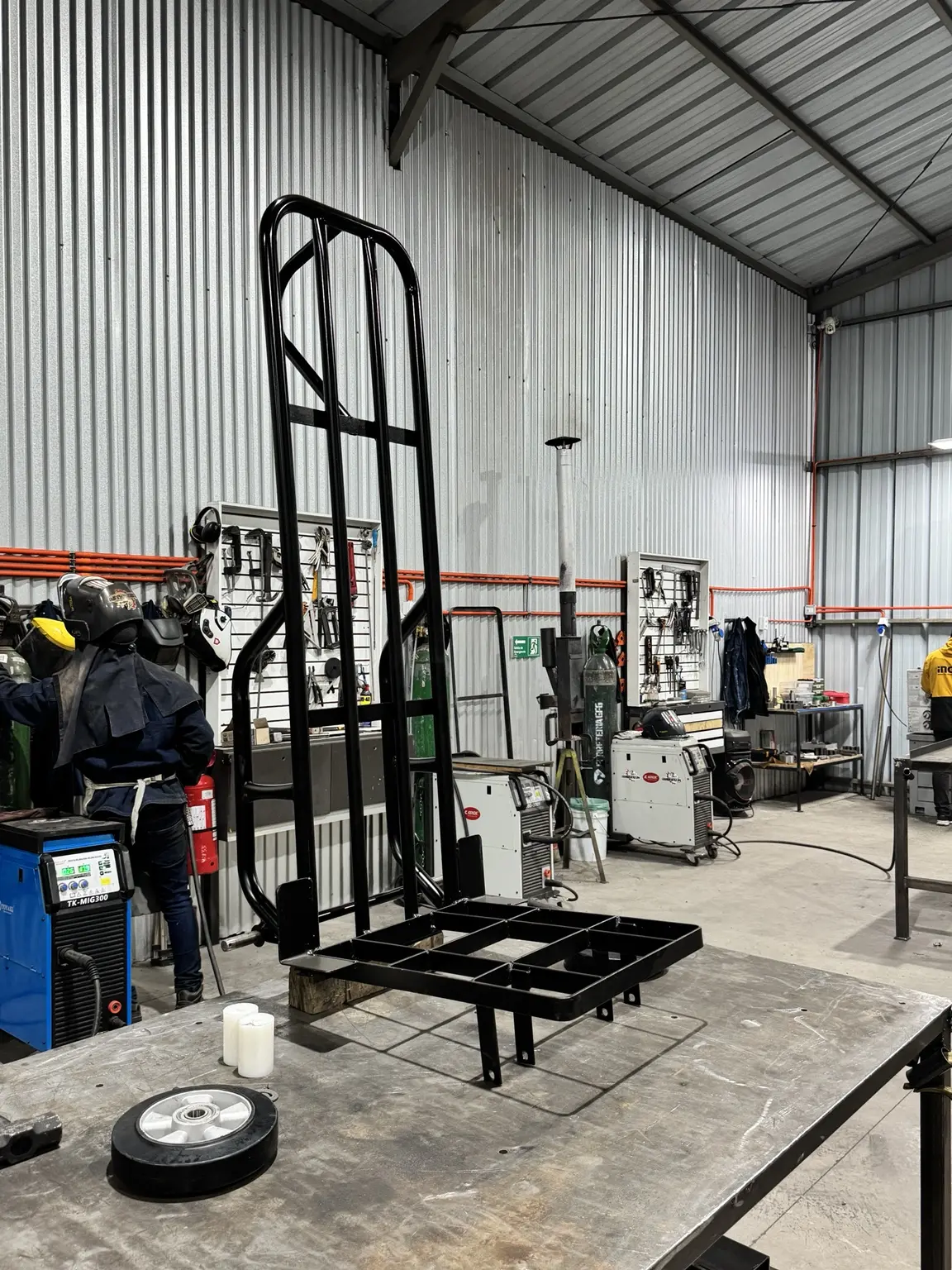 Estructura inicial de la yegua industrial durante su fabricación